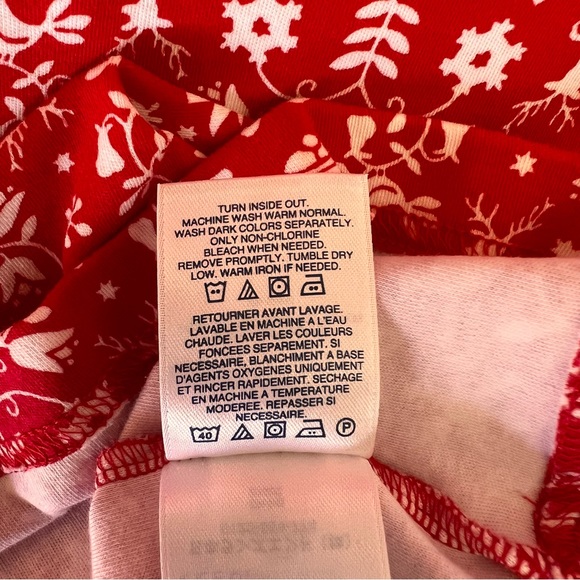 ⬇️Lands’ End Women’s Holiday Turtleneck Size L Color Red And White Pattern - Picture 8 of 8